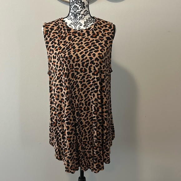 NWOT.  Woman’s round neckline swing tank with predator print pattern. - Picture 1 of 10